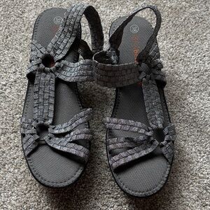 bernie mev. Silver Woven Ring-Detail Slingback Sandals